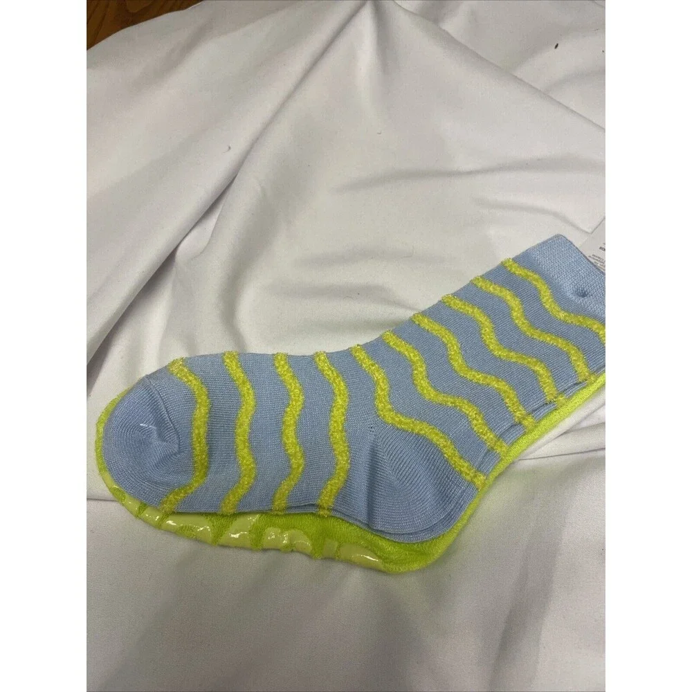 New Crayola 2-pack With Grips Terry Eyelash Wave Socks / Kids Socks 4 pairs